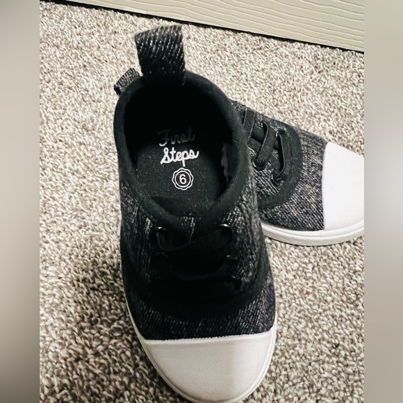 First Steps toddle boy shoes. Size 5 - Picture 2 of 8